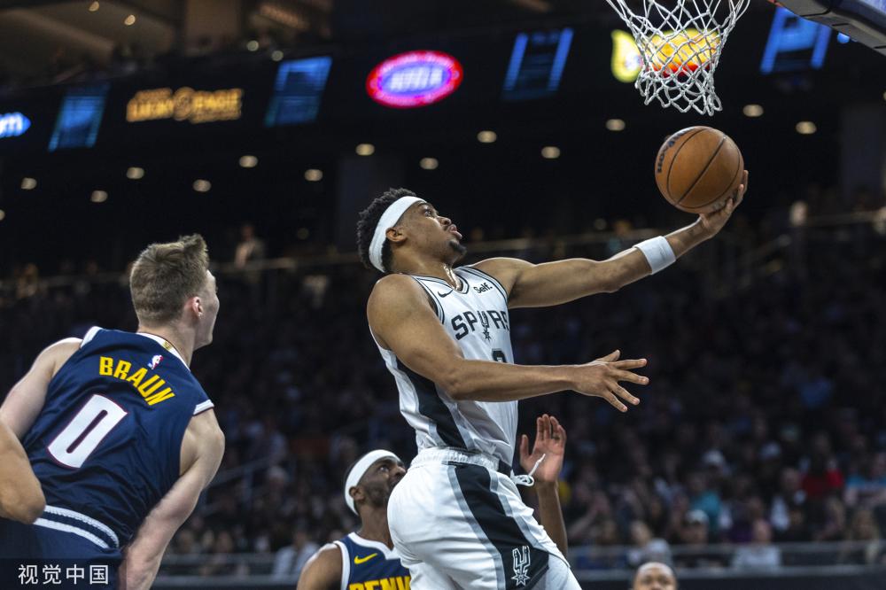 效力于湖人 效力于湖人