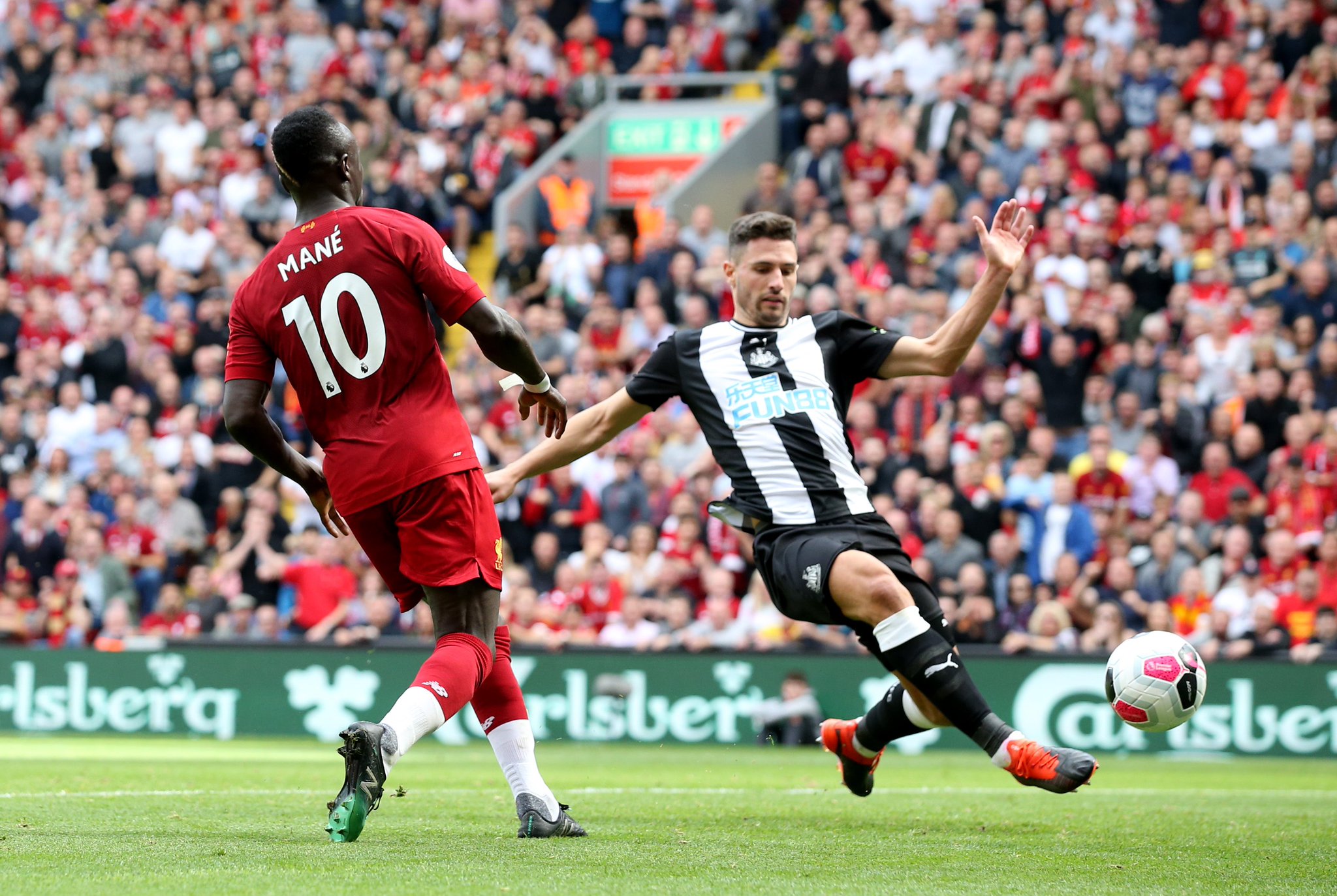 临危不乱的 临危不乱的